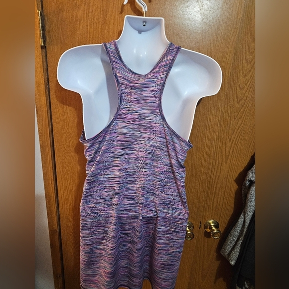 Livi Active Purple and Pink Patterned Tank Top Size 18/20 Plus Size Pattern Gem - Picture 7 of 9
